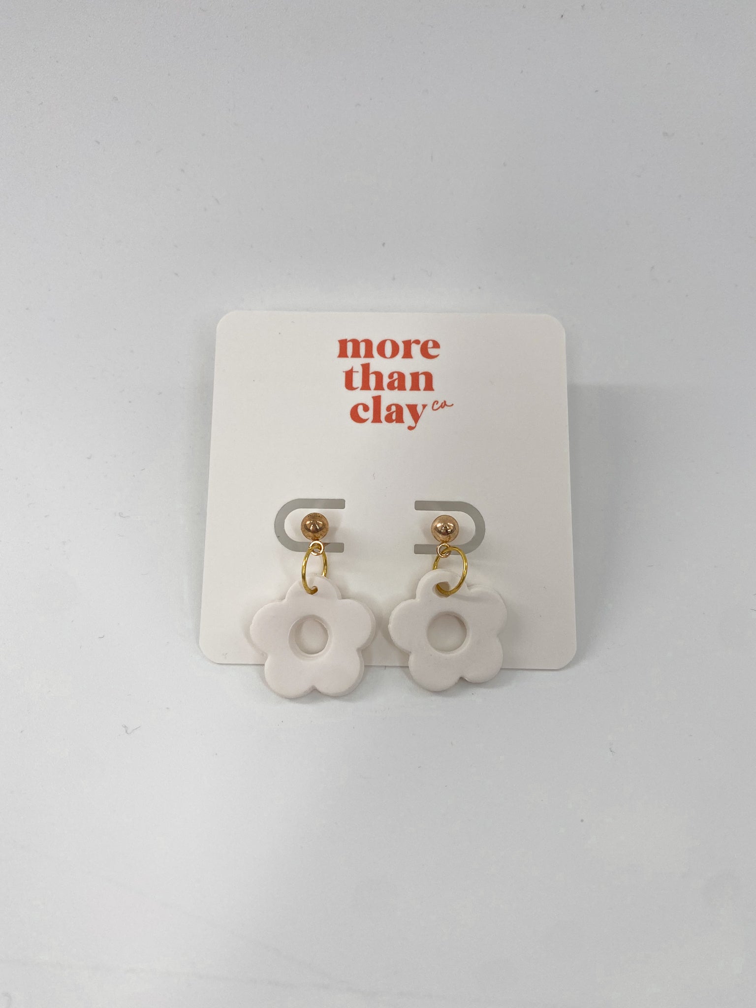 the mini daisy earrings